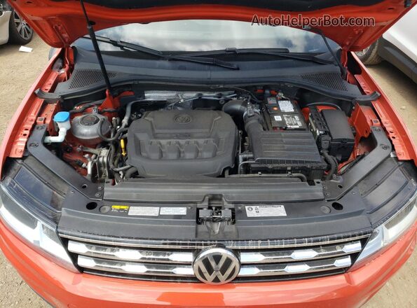 3VV2B7AX7JM070053 2018 VOLKSWAGEN TIGUAN Orange Սալոնի հետևի տեսք