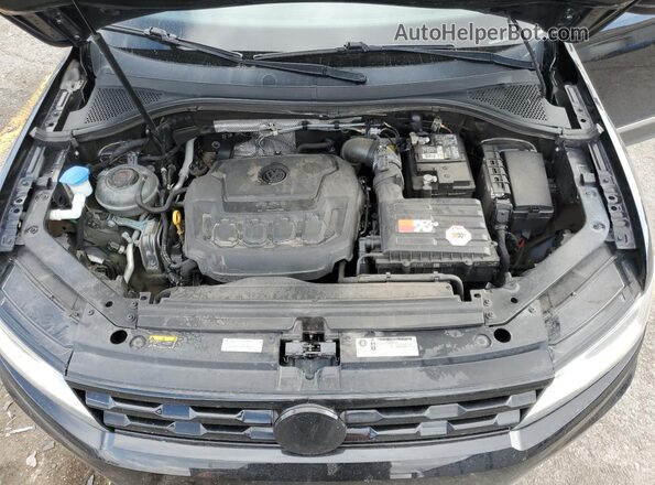 3VV3B7AX1JM101916 2018 VOLKSWAGEN TIGUAN Black ძრავის განყოფილების ხედი