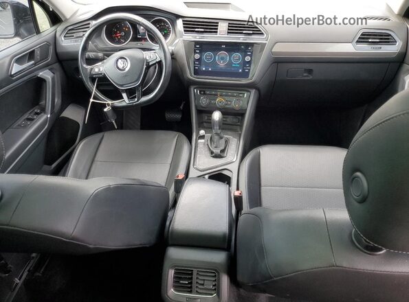 3VV3B7AX1JM101916 2018 VOLKSWAGEN TIGUAN Black წინა პანელის ხედი
