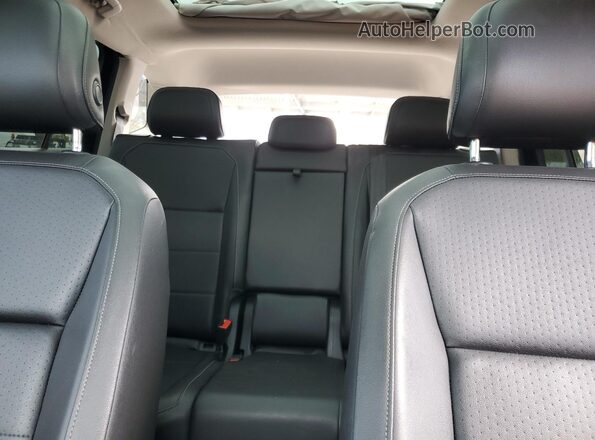 3VV3B7AX1JM101916 2018 VOLKSWAGEN TIGUAN Black უკანა სავარძლების ხედი
