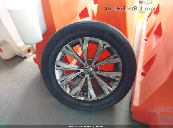 3VV3B7AX3JM033473 2018 VOLKSWAGEN TIGUAN Blue Widok zestawu wskaźników