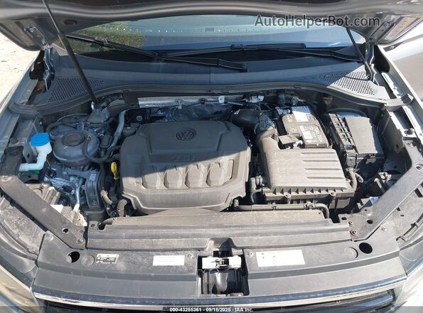 3VV8B7AX3RM044278 2024 VOLKSWAGEN TIGUAN Silver Rear view