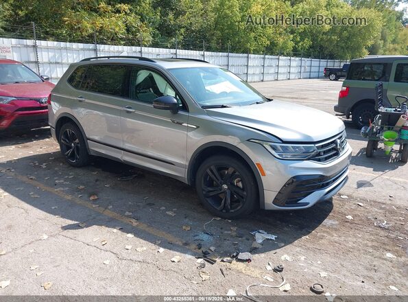 3VV8B7AX3RM044278 2024 VOLKSWAGEN TIGUAN Silver Front right