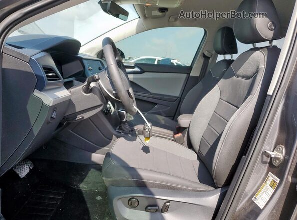 3VVSX7B24RM070320 2024 VOLKSWAGEN TAOS Gray წინა სალონის ხედი