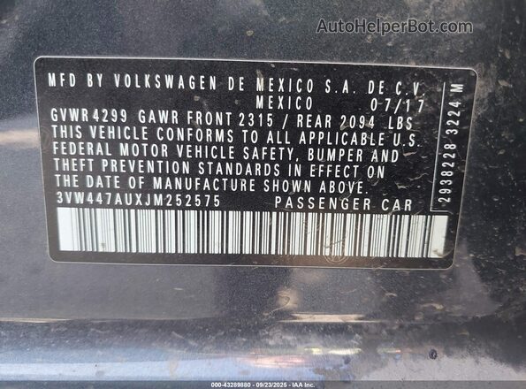 3VW447AUXJM252575 2018 VOLKSWAGEN GTI Gray Vista del compartimento del motor