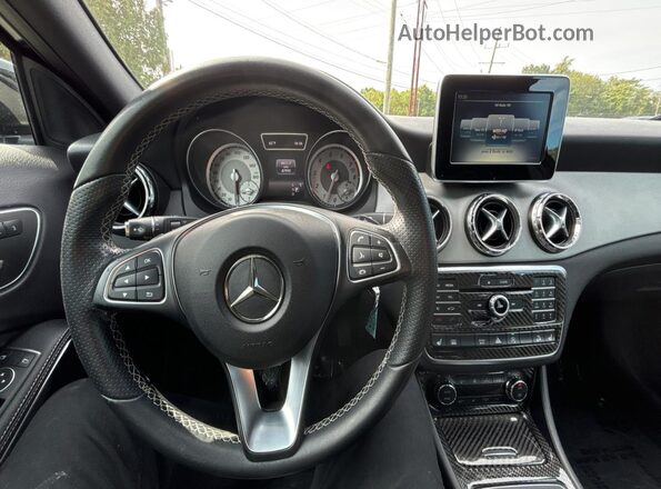 WDCTG4GB5HJ298598 2017 MERCEDES-BENZ GLA-CLASS Black უკანა სავარძლების ხედი