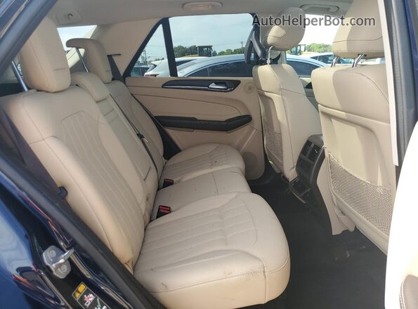 4JGDA5HB1JB132901 2018 MERCEDES-BENZ GLE Blue Vista interior trasera