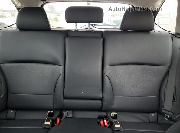 4S4BSAJC8K3282953 2019 SUBARU OUTBACK Silver Widok tylnych siedzeń