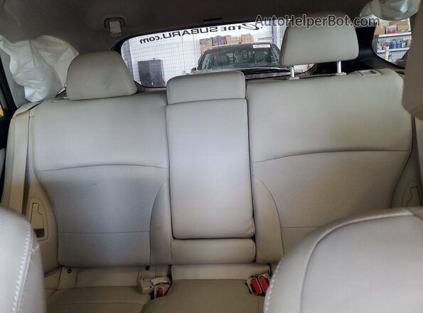 4S4BSAKC6J3269745 2018 SUBARU OUTBACK Beige Rear seats view