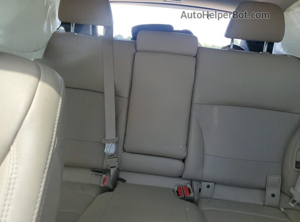 4S4BSANC6J3327008 2018 SUBARU OUTBACK Beige Widok tylnych siedzeń