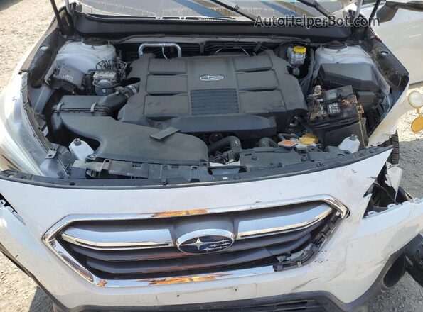 4S4BSENC8J3311447 2018 SUBARU OUTBACK White Widok komory silnika