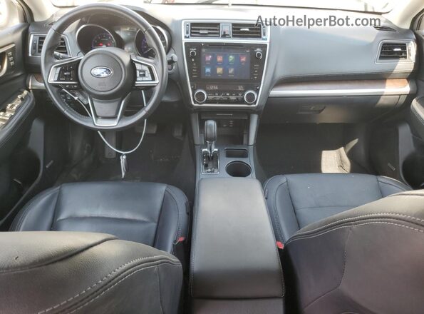 4S4BSENC8J3311447 2018 SUBARU OUTBACK White Widok deski rozdzielczej