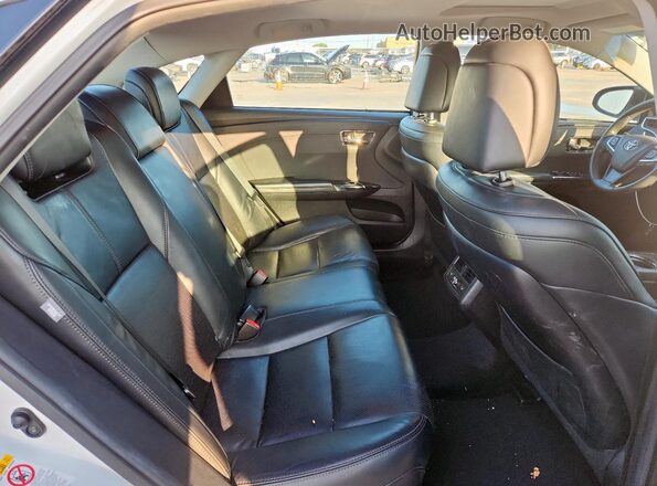 4T1BD1EB3GU048555 2016 TOYOTA AVALON White Widok tylnych siedzeń