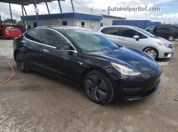 5YJ3E1EB2JF093993 2018 TESLA MODEL 3 Black Widok z przodu