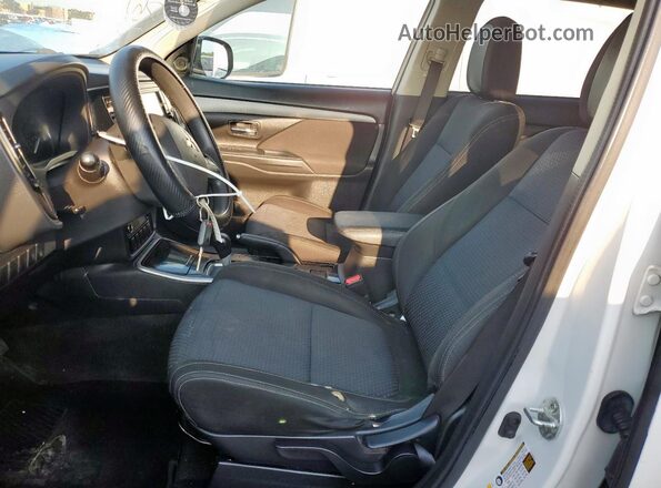 JA4AD2A35JZ005098 2018 MITSUBISHI OUTLANDER White Вид панелі приладів