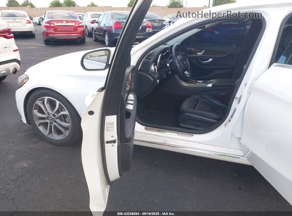 55SWF4JB6HU217483 2017 MERCEDES-BENZ C-CLASS White წინა სალონის ხედი
