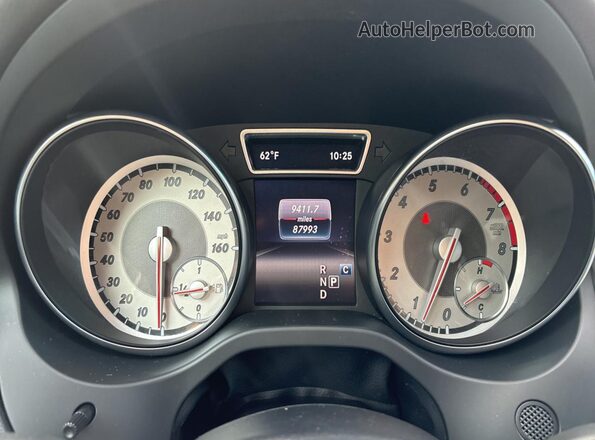 WDCTG4GB5HJ298598 2017 MERCEDES-BENZ GLA-CLASS Black ხელსაწყოთა პანელის ხედი