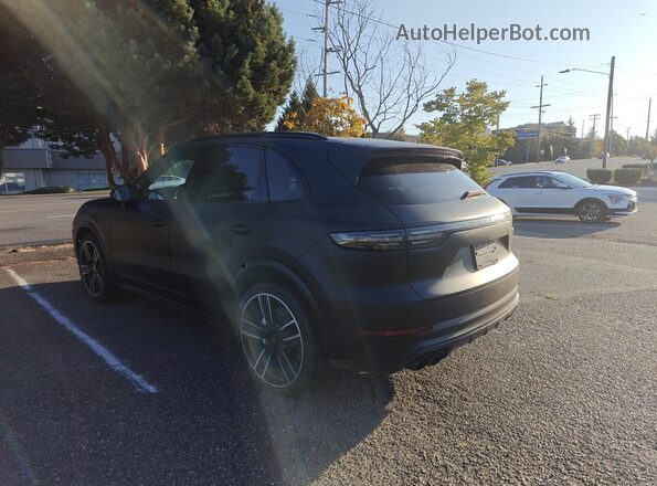 WP1AF2AY4MDA36774 2021 PORSCHE CAYENNE Черный Передняя правая четверть