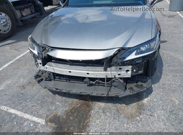 58ACA1C11MU003500 2021 LEXUS ES 300H Silver Вид спереду