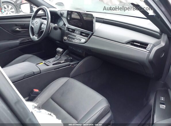 58ADA1C1XSU061221 2025 LEXUS ES Серый Вид салона спереди