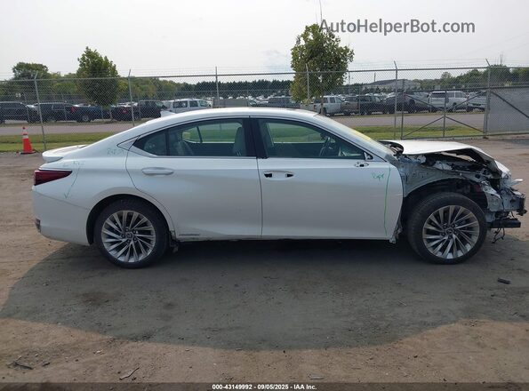 58AE21B13LU008588 2020 LEXUS ES 300H Белый Панорамный вид салона 360°
