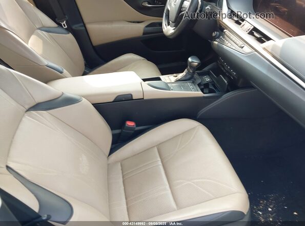 58AE21B13LU008588 2020 LEXUS ES 300H Белый Вид салона спереди
