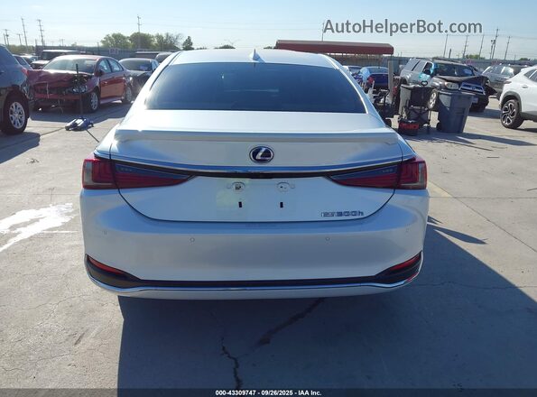 58AFA1C16MU002162 2021 LEXUS ES White 