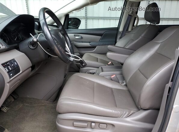 5FNRL5H60HB004227 2017 HONDA ODYSSEY Silver Widok wnętrza z przodu