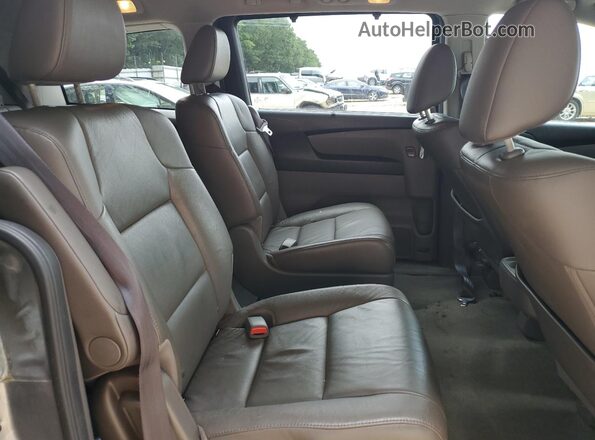 5FNRL5H60HB004227 2017 HONDA ODYSSEY Silver Widok wnętrza z tyłu