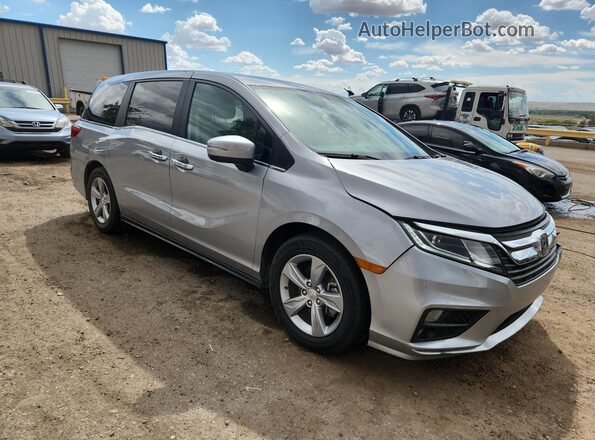 5FNRL6H73JB069545 2018 HONDA ODYSSEY Серебряный Передняя правая четверть