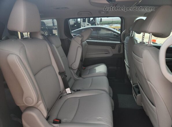 5FNRL6H73JB069545 2018 HONDA ODYSSEY Серебряный Вид задней части салона
