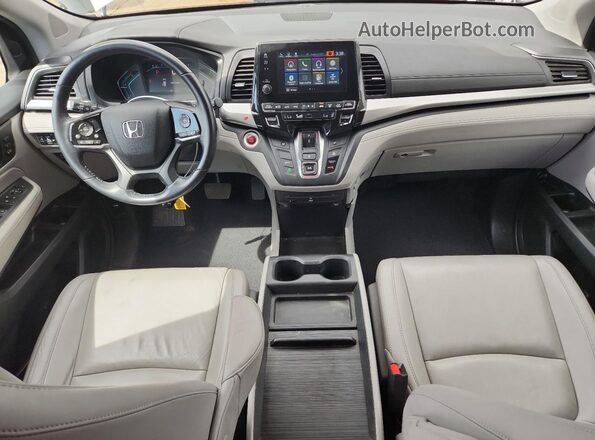 5FNRL6H73JB069545 2018 HONDA ODYSSEY Серебряный Вид панели приборов