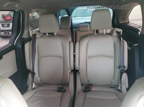5FNRL6H93JB111116 2018 HONDA ODYSSEY Белый Вид задних сидений