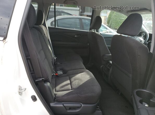 5FNYF6H15JB049893 2018 HONDA PILOT White Вид задньої частини салону