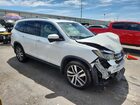 2018 Honda Pilot Touring White vin: 5FNYF6H98JB054611