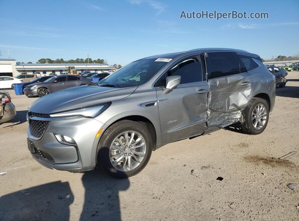 5GAERDKW9PJ155575 2023 BUICK ENCLAVE Silver წინა მარცხენა ხედი სამი მეოთხედიდან