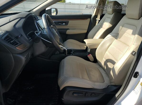 5J6RW2H96JL025936 2018 HONDA CR-V White Front interior view