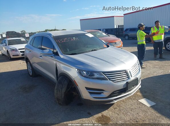 5LMCJ1D95HUL40251 2017 LINCOLN MKC Серебряный Передняя правая четверть