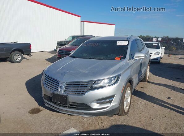 5LMCJ1D95HUL40251 2017 LINCOLN MKC Серебряный Передняя левая четверть