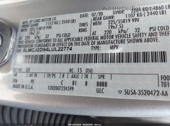 5LMCJ2D94LUL22774 2020 LINCOLN CORSAIR Серебряный Вид подкапотного пространства