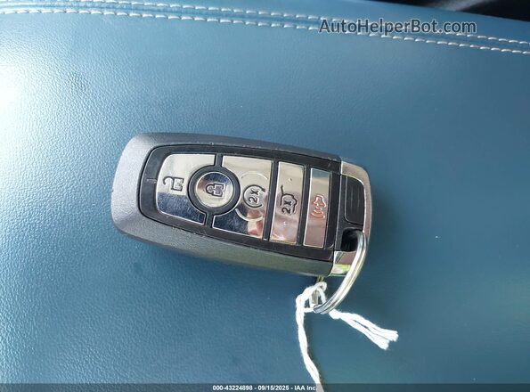 5LMCJ2D99LUL02357 2020 LINCOLN CORSAIR Dark Blue Вид панели приборов