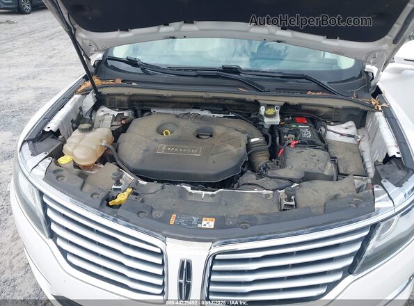 5LMCJ3C99GUJ27850 2016 LINCOLN MKC Белый Вид сзади