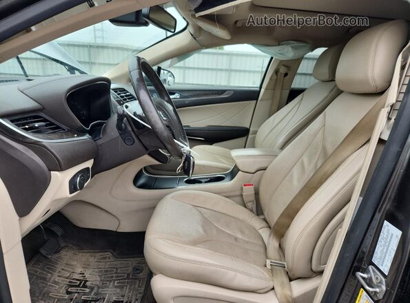 5LMCJ3D98HUL14321 2017 LINCOLN MKC Серый Вид салона спереди