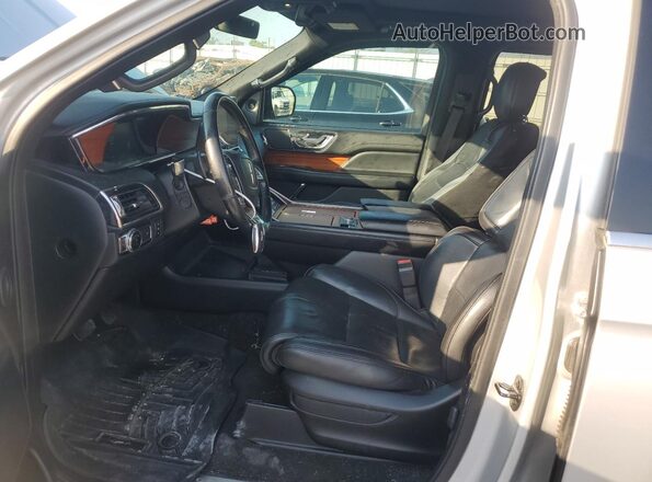 5LMJJ2JT8JEL02249 2018 LINCOLN NAVIGATOR Серебряный Вид салона спереди