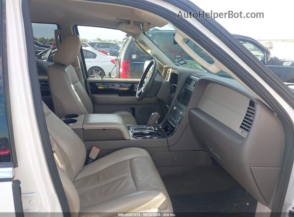 5LMJJ3HT6HEL04684 2017 LINCOLN NAVIGATOR White Vista interior delantera