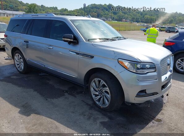 5LMJJ3LG1PEL02642 2023 LINCOLN NAVIGATOR Серебряный Передняя правая четверть