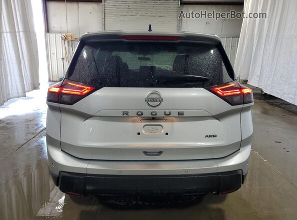 5N1BT3AB2RC733255 2024 NISSAN ROGUE Silver Widok z tyłu