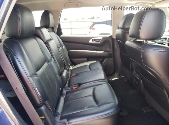 5N1DR2MN0JC608024 2018 NISSAN PATHFINDER Синий Вид задней части салона