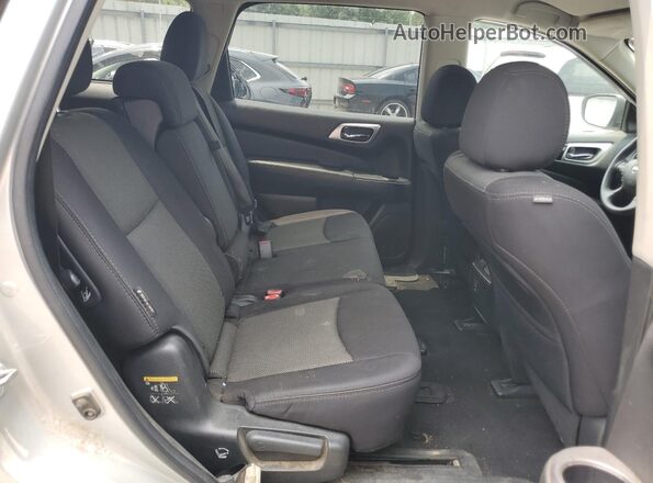 5N1DR2MN2JC618344 2018 NISSAN PATHFINDER Silver Widok wnętrza z tyłu
