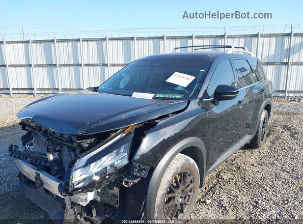 5N1DR3CC0RC207140 2024 NISSAN PATHFINDER Черный Вид спереди